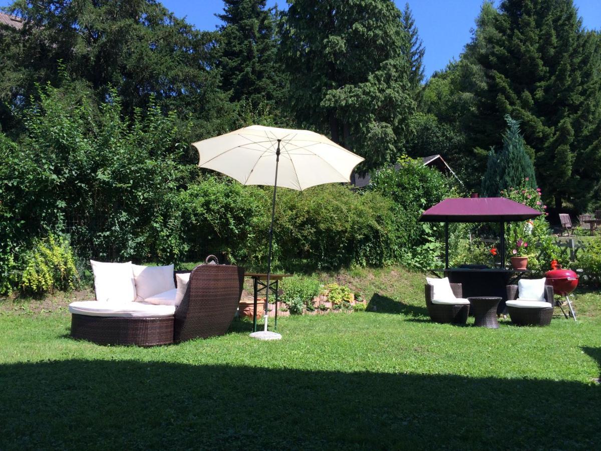 Hotel Garni Haus Am Wald Reifnitz Esterno foto